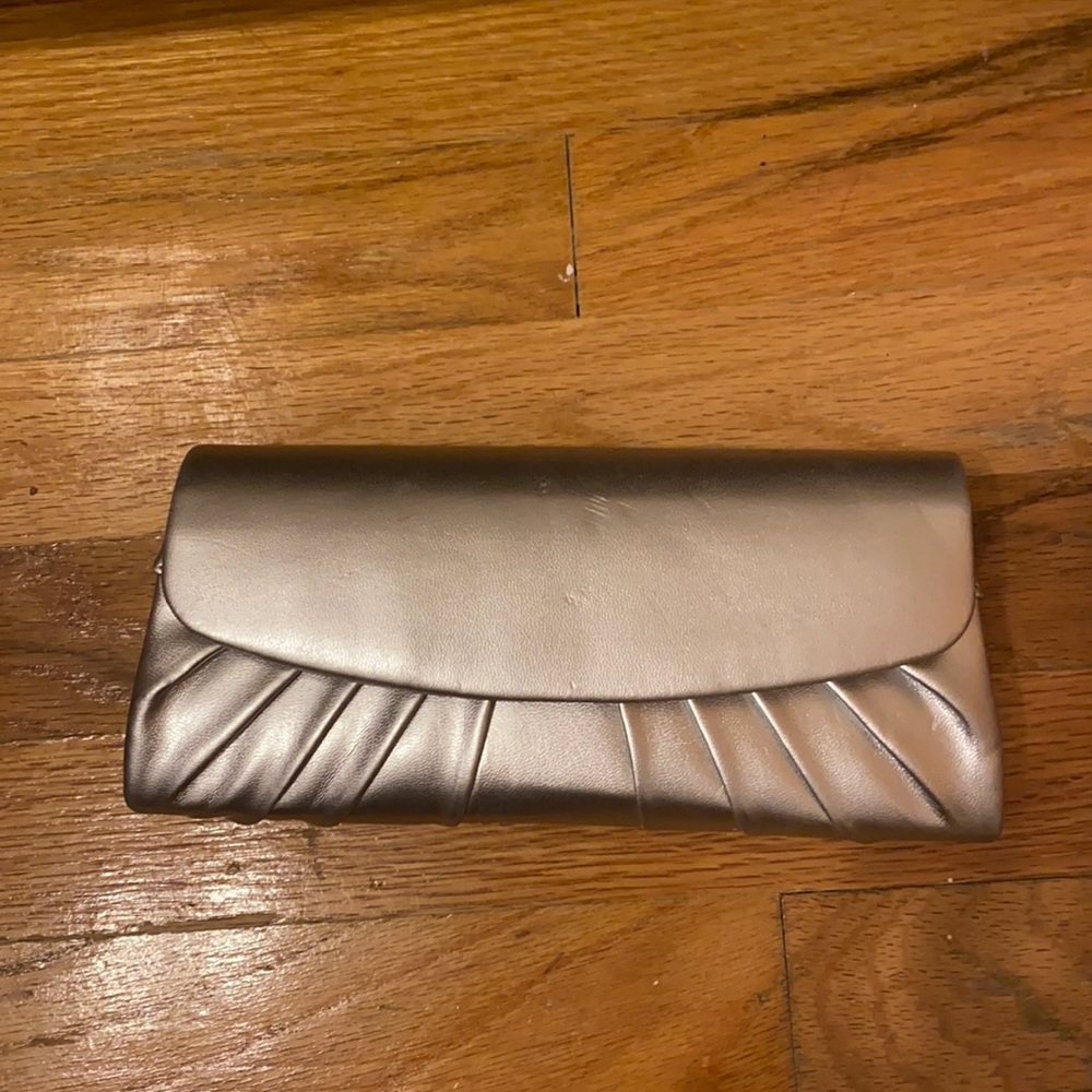 Silver clutch